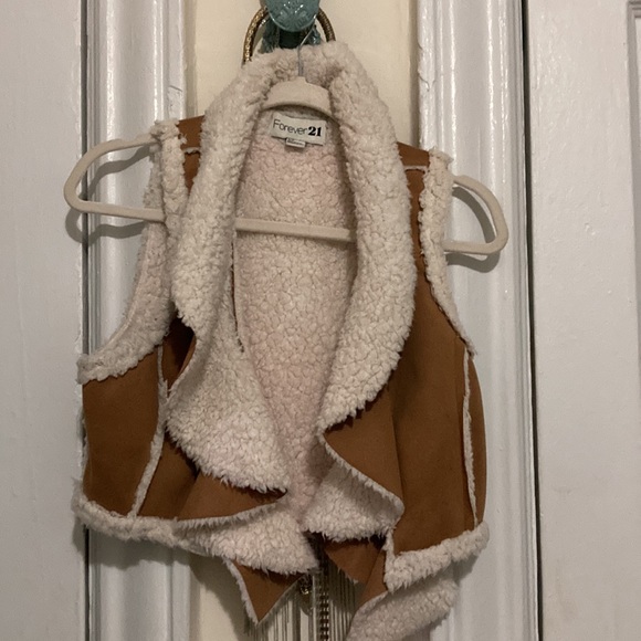 Vest - Picture 6 of 6